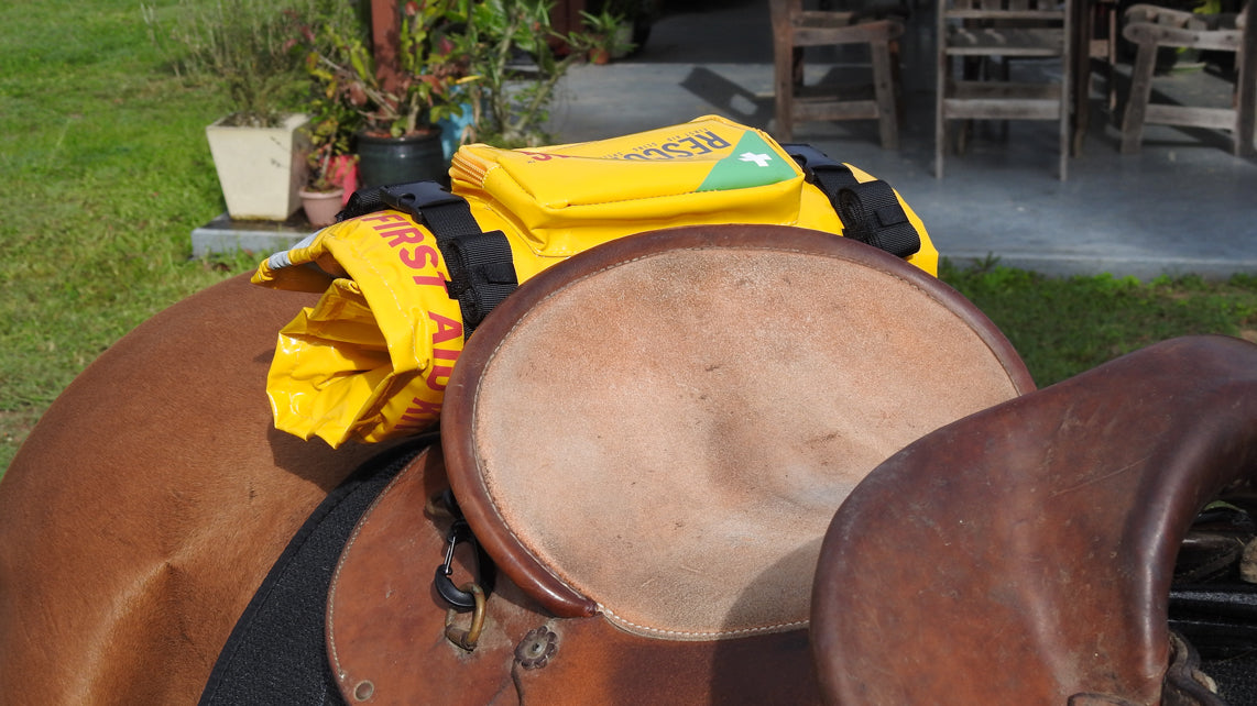 How to attach your Rescue Swag